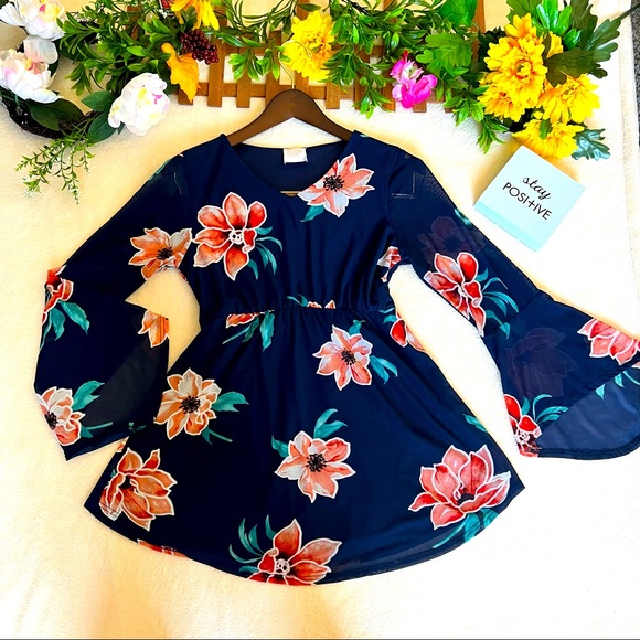 Tops - Blue Floral Top with Mesh Mermaid Sleeves Size S